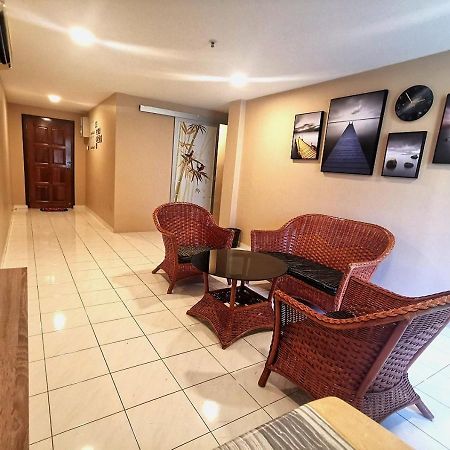 Em Homestay Pekan Pangkor Buitenkant foto