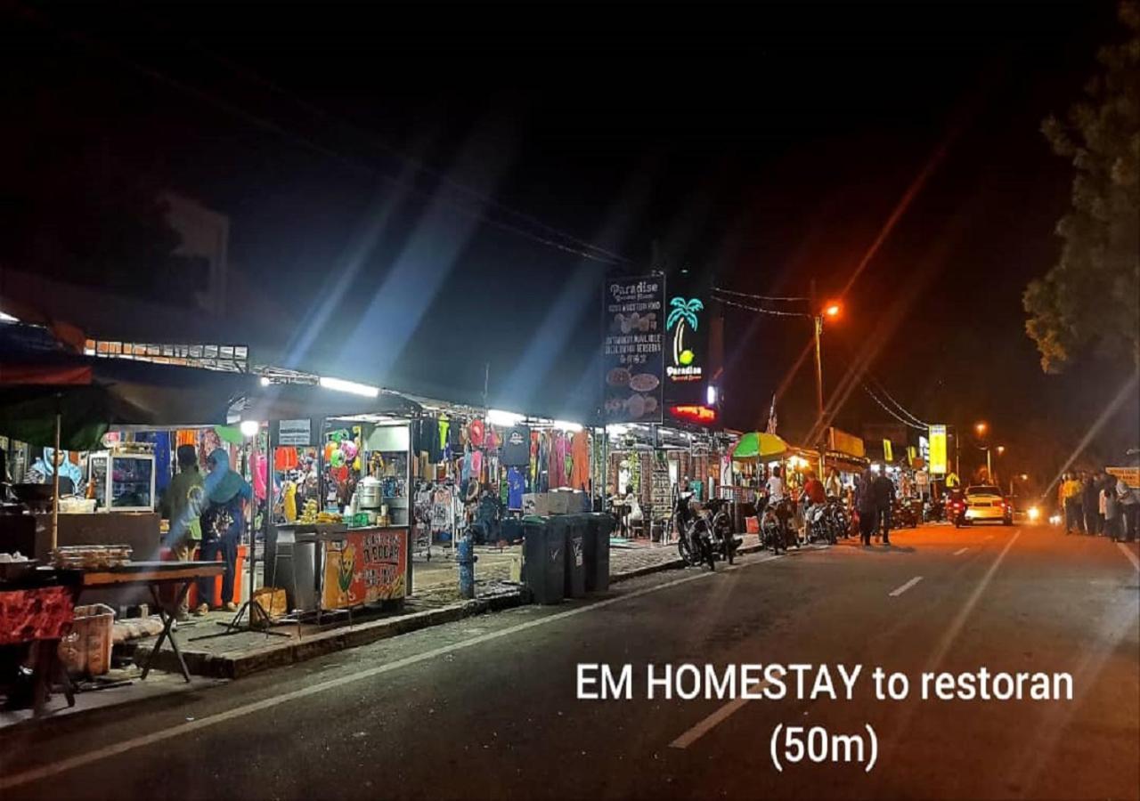 Em Homestay Pekan Pangkor Buitenkant foto