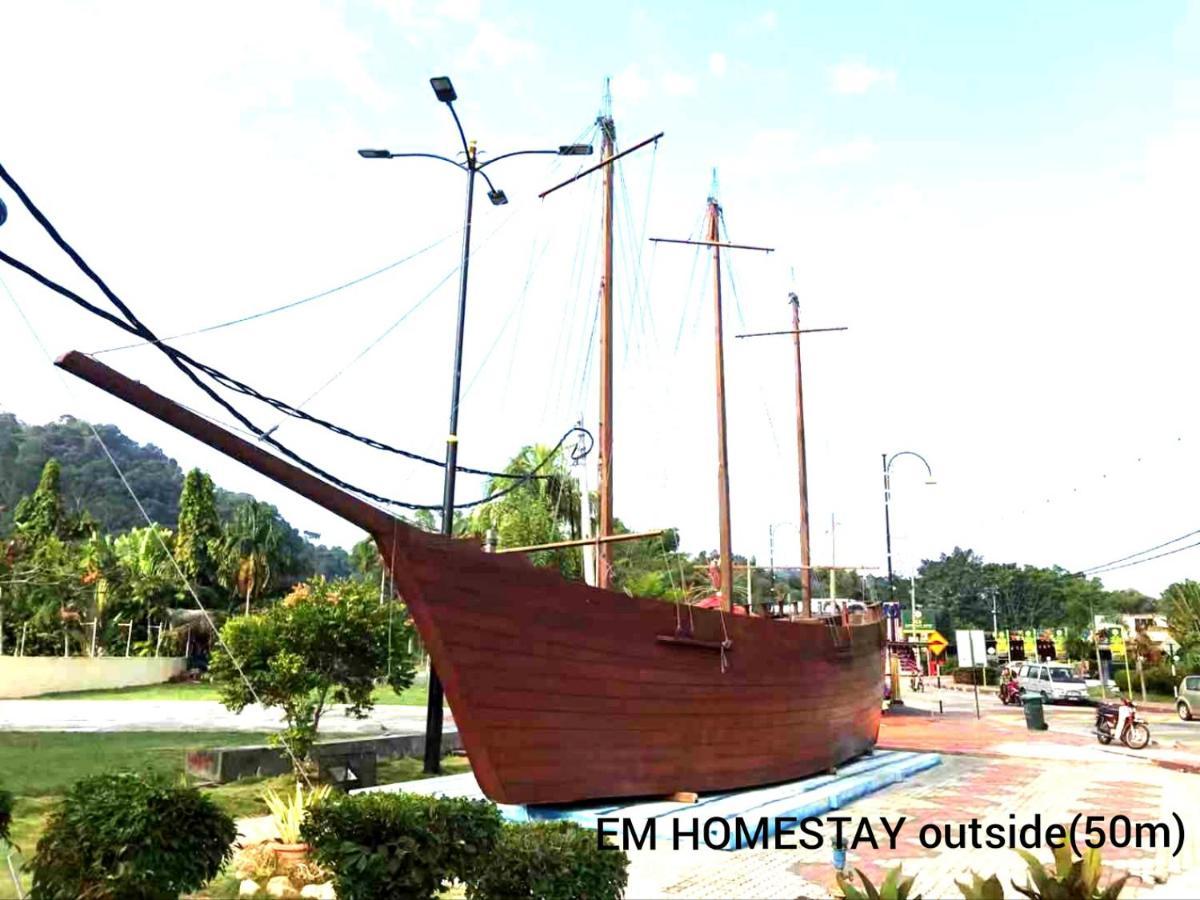 Em Homestay Pekan Pangkor Buitenkant foto