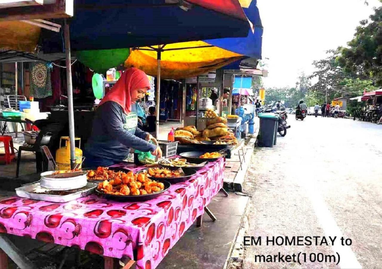 Em Homestay Pekan Pangkor Buitenkant foto