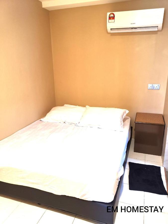 Em Homestay Pekan Pangkor Buitenkant foto