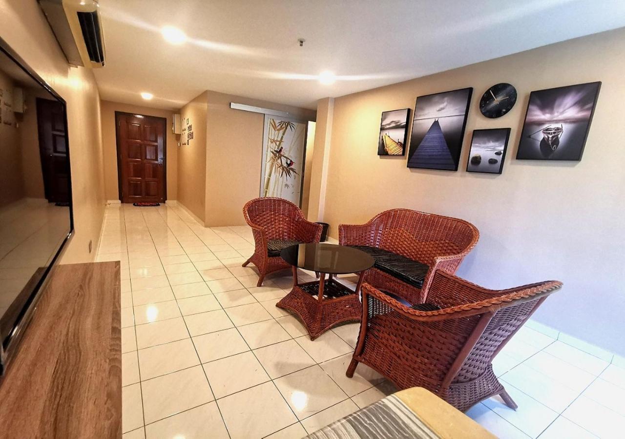 Em Homestay Pekan Pangkor Buitenkant foto