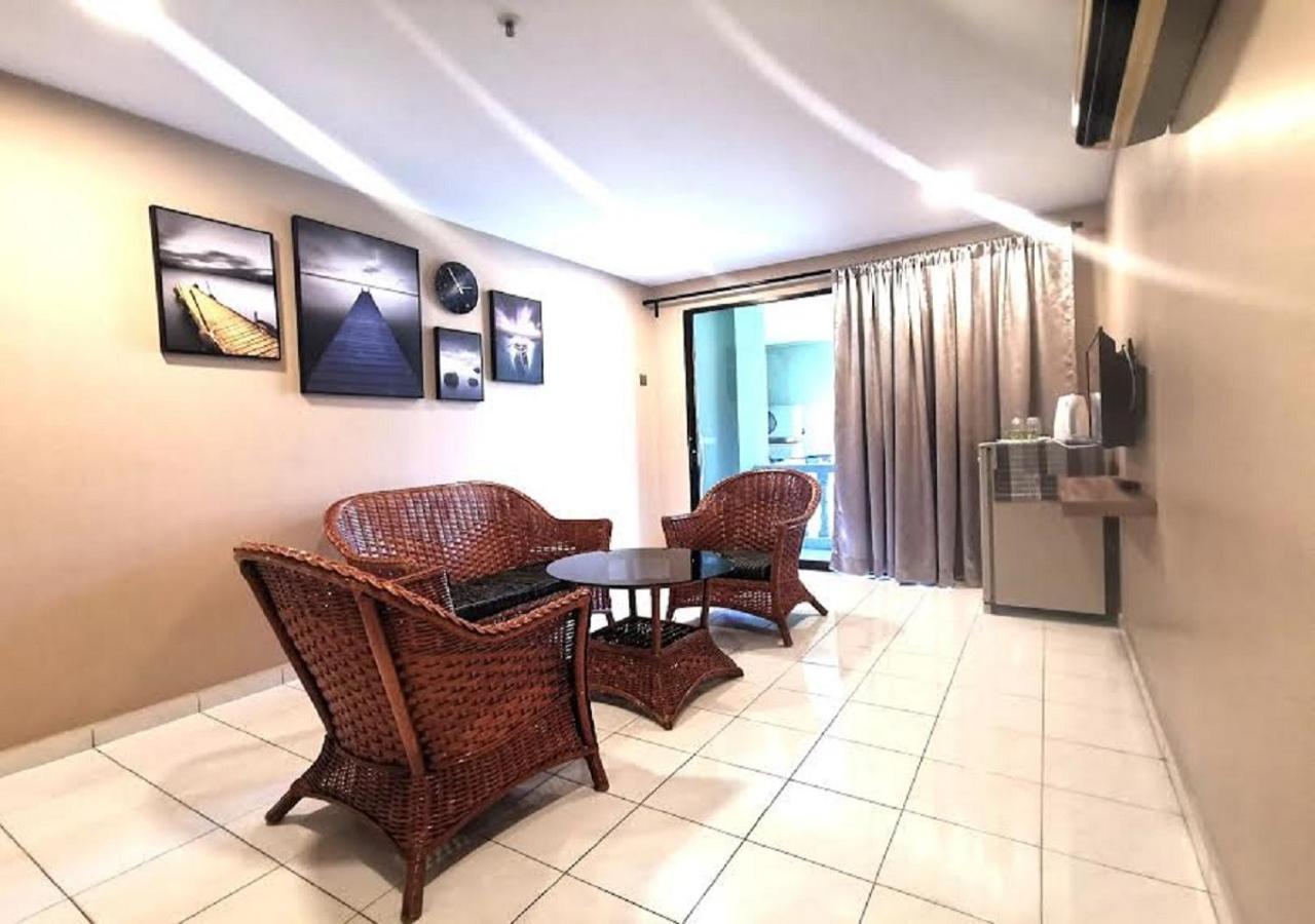 Em Homestay Pekan Pangkor Buitenkant foto